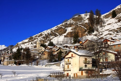 Usseaux - Usseaux, il paese dei murales della val Chisone Usseaux - Usseaux, il paese dei murales della val Chisone