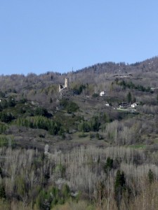 In lontananza Castello di Chatelard…