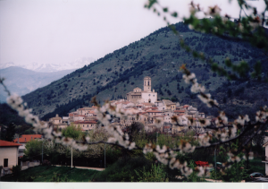 GorianoSicoli con i fiori prima del terremoto