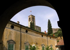 Il tricolore sventola sulla Rocca