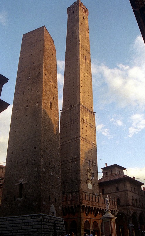 ''Le Torri pendenti'' - Bologna