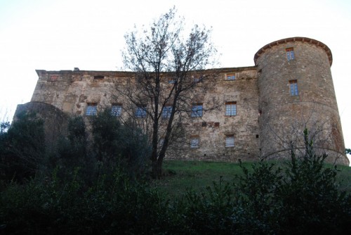 Calice al Cornoviglio - castello doria-malaspina sec xiv Calice al Cornoviglio - castello doria-malaspina sec xiv