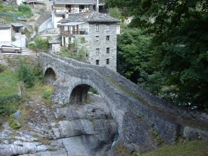 Pontboset:La casa forte…… e il ponte Romano