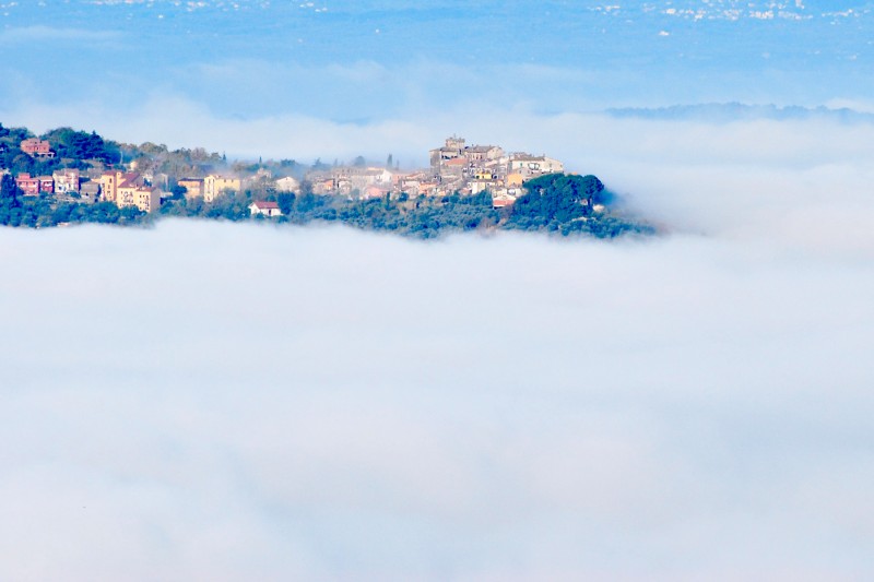 ''Torrita Tiberina emerge dalla nebbia'' - Torrita Tiberina