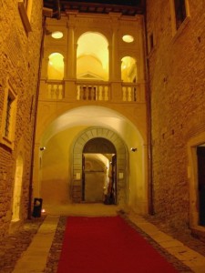 Il Cortile……..D’oro del Castello Brancaleoni