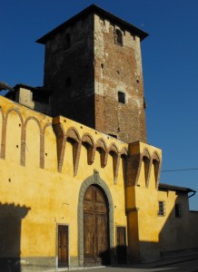 Rocca Strozzi….davanti liceo….