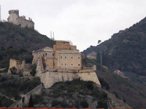 Finale Ligure - la fortezza a difesa del castello......