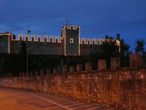 Castello Scaligero di Torri al tramonto.