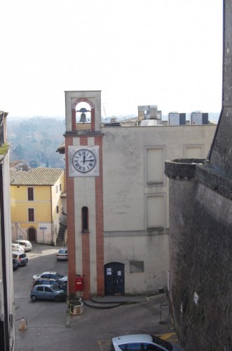 Fabrica di Roma - il torrione con la torre civica.