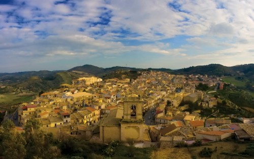 Licodia Eubea - In elevata e scoscesa rupe è Licodia paese di nome saraceno, dove sono meravigliose ruine di antichità sebbene prostrate e sepolte in gran parte; vestigia di antica giacente Città 