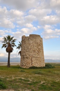 La torre tra la sabbia e le nuvole