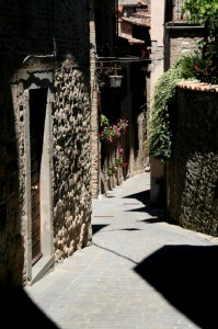 Montone e le sue mura di cinta