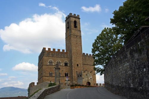 Poppi - Il castello di Poppi Poppi - Il castello di Poppi