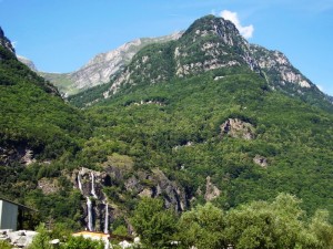 Savogno, sulla montagna accessibile solo a piedi