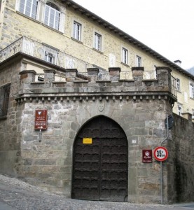 Il portale del castello di Stefano Quadrio