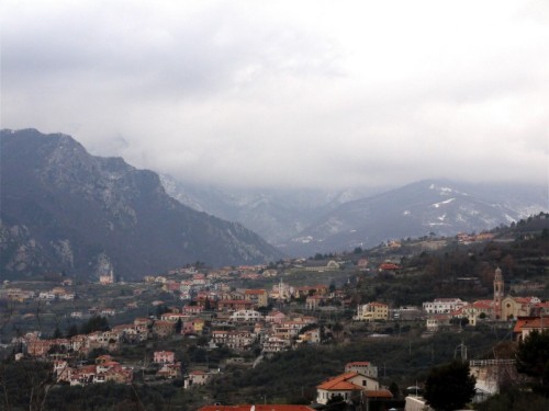 Tovo San Giacomo - nella valle del Maremola...... Tovo San Giacomo - nella valle del Maremola......