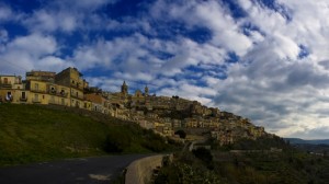 A Vizzini, viddani, terra di cultura, di rusticani..