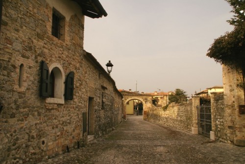 Cervignano del Friuli - entrata ai castelli di Strassoldo-parte della fortificazione