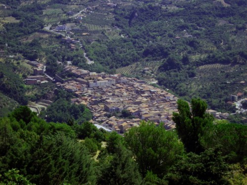 Cerreto Sannita - Dalla valle santa si adagia Cerreto Cerreto Sannita - Dalla valle santa si adagia Cerreto