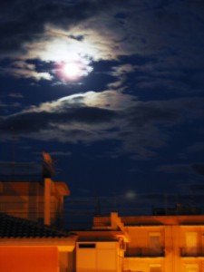 Notturno a Siracusa e la luna