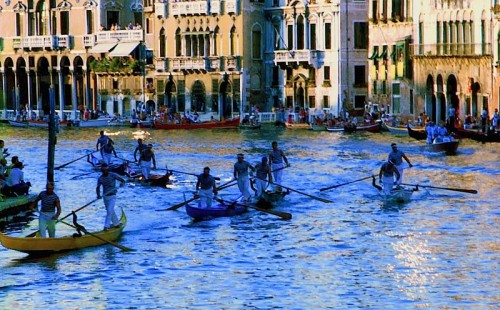 Venezia - Gara dei sandolini, alla festa del Redentore, prima domenica di Settembre Venezia - Gara dei sandolini, alla festa del Redentore, prima domenica di Settembre