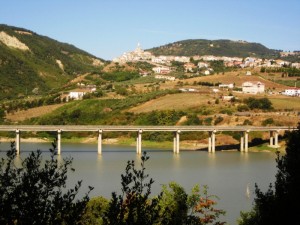 Guardialfiera sul ponte