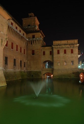 Ferrara - Castello e fontana Ferrara - Castello e fontana