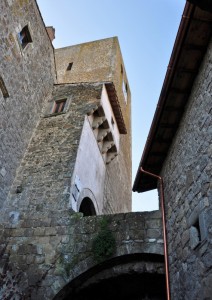 La Torre Fortezza (Sec. XVI) e la Porta del Borgo Vecchio