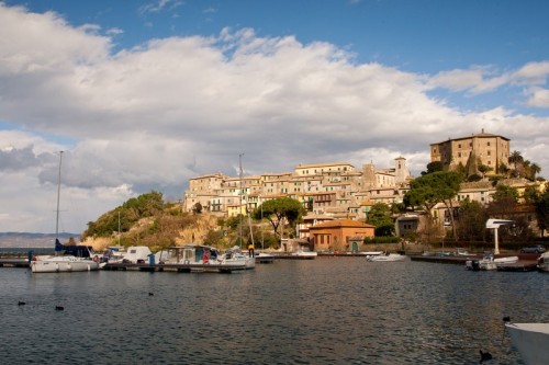 Capodimonte - Risplende anche con quel poco di sole che c'è Capodimonte - Risplende anche con quel poco di sole che c'è