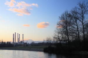 L’imbrunire tra natura ed industria