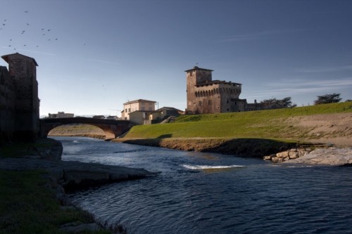 Campi Bisenzio - La rocca e..... il ponte di Campi Bisenzio Campi Bisenzio - La rocca e..... il ponte di Campi Bisenzio