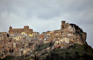 La Rocca e l’antica Torre Normanna!