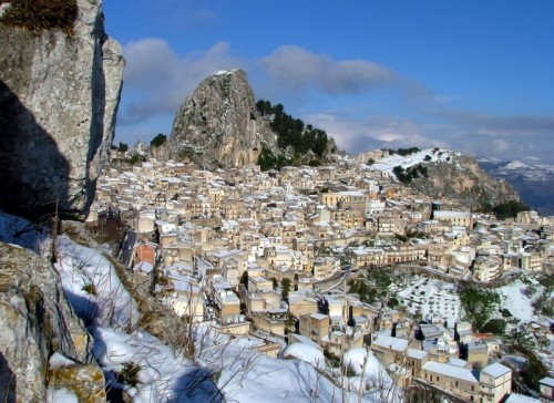 Caltabellotta - Arroccata ed innevata Caltabellotta - Arroccata ed innevata