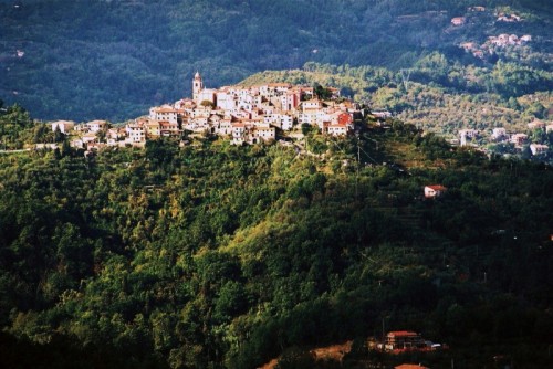 La Spezia - Arroccato sul colle La Spezia - Arroccato sul colle