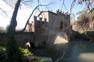 Arcata fortificata sul fiume Aniene