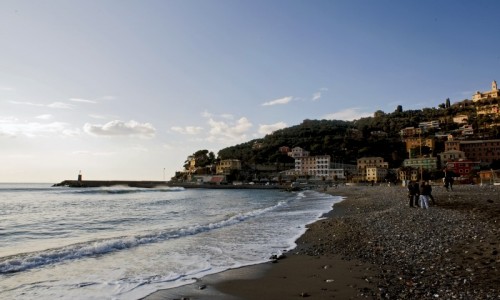 Recco - Dopo la focaccia una passeggiata! Recco - Dopo la focaccia una passeggiata!