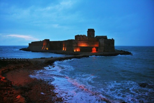 Isola di Capo Rizzuto - arriva la sera a le castella Isola di Capo Rizzuto - arriva la sera a le castella