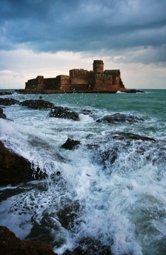 Isola di Capo Rizzuto - nel mito Isola di Capo Rizzuto - nel mito
