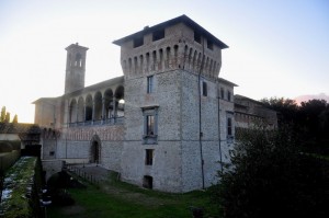 un gioiello gelosamente custodito con mura di cinta