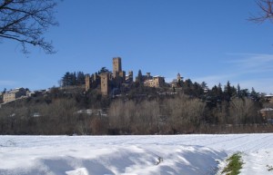 Con la neve ai suoi piedi.