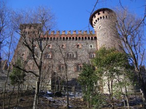 Ai piedi del maniero