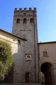 Torre del castello vista dalla coorte