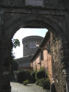 ingresso al borgo e al castello