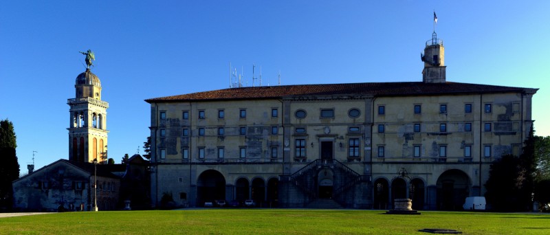 ''Un castello senza merli'' - Udine