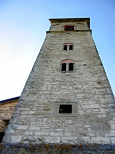 Torre di guardia accanto alla fortezza per pagare i dazi
