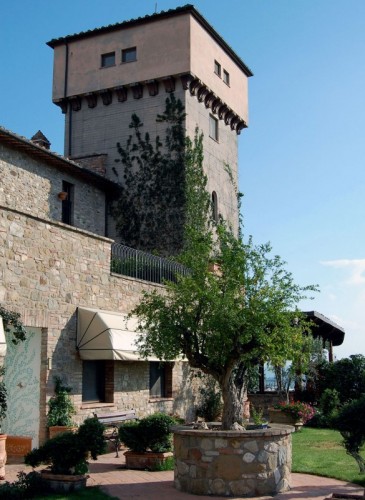 Collazzone - Castello di Poggio e il Relais il Canalicchio