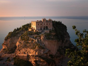 La Rocca di Tropea nel tardo pomeriggio