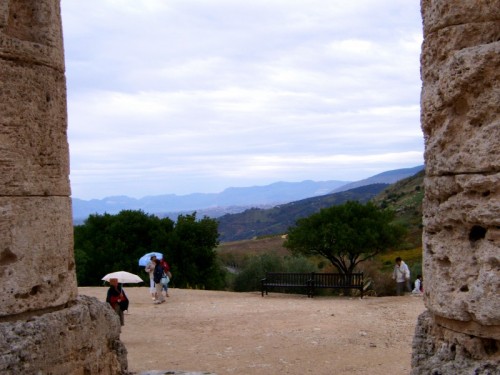 Calatafimi Segesta - Tra le colonne del tempio