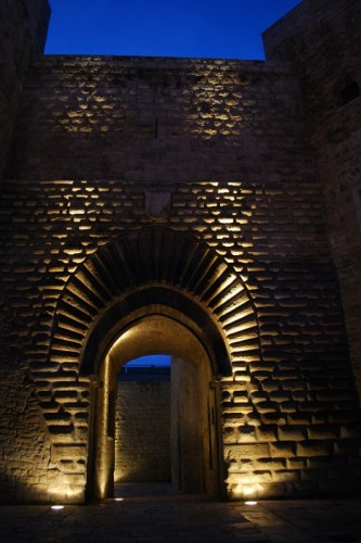 Sannicandro di Bari - entriamo nel castello di Sannicandro a cercare Cenerentola Sannicandro di Bari - entriamo nel castello di Sannicandro a cercare Cenerentola