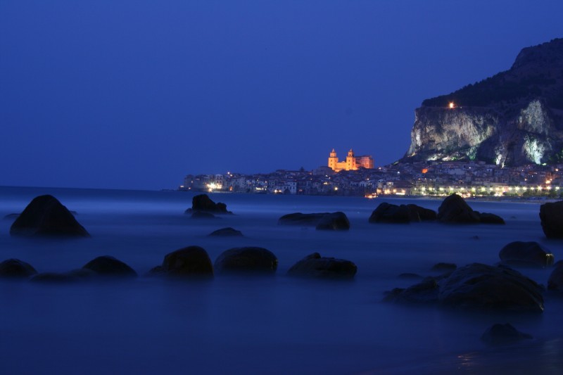 ''Blu notte'' - Cefalù